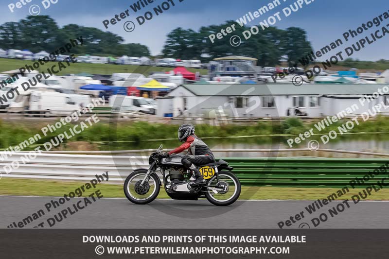 Vintage motorcycle club;eventdigitalimages;mallory park;mallory park trackday photographs;no limits trackdays;peter wileman photography;trackday digital images;trackday photos;vmcc festival 1000 bikes photographs
